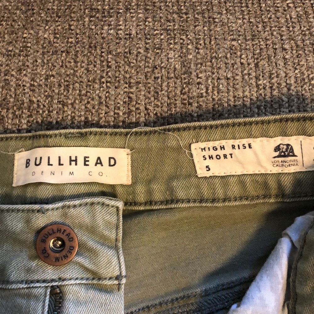 Shorts - Picture 2 of 3